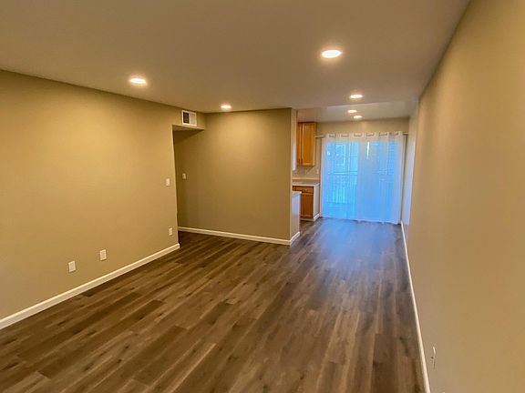 4th image of 7362 Rainbow Dr #3