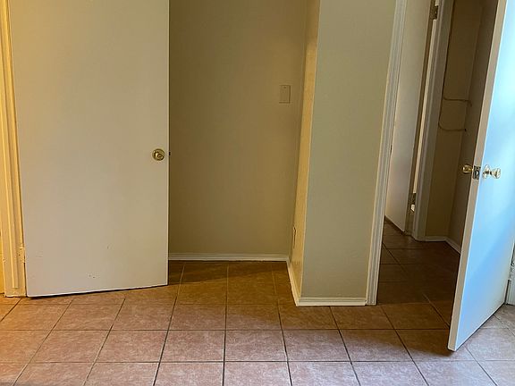 3rd image of 10822 S Broadway APT 2