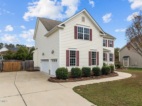 3rd image of 210 Rockywalk Ct