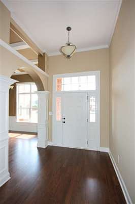 3rd image of 102 Clarissa Dr