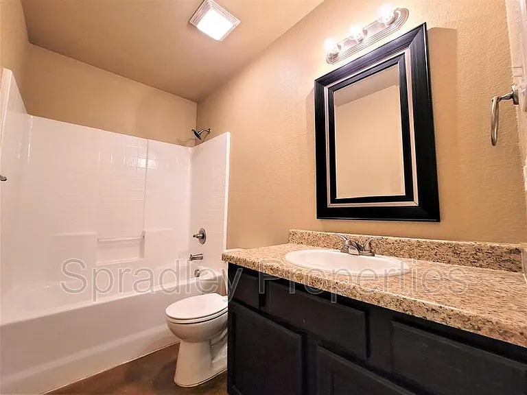 737 Laila Ln — Photo 5