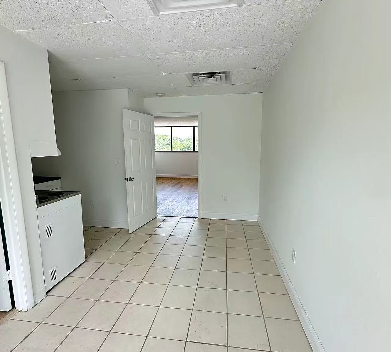 1 bed, 1000 sqft, $1,800 — Photo 1