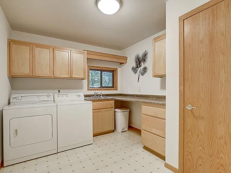 4216 Morris Park Rd — Photo 14