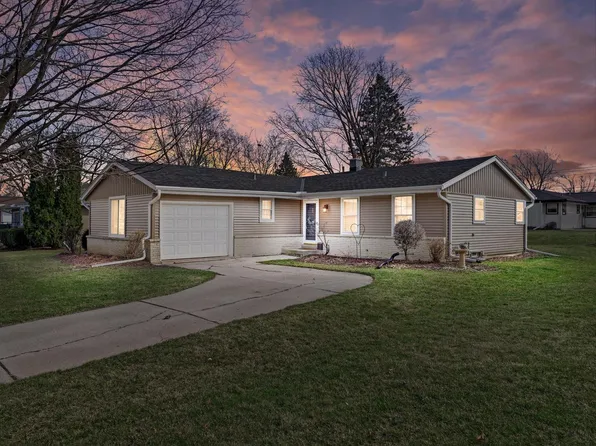 5229 Lakeside DRIVE, Greendale, WI 53129