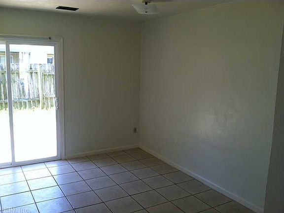 4th image of 1309 Green Cedar Ln