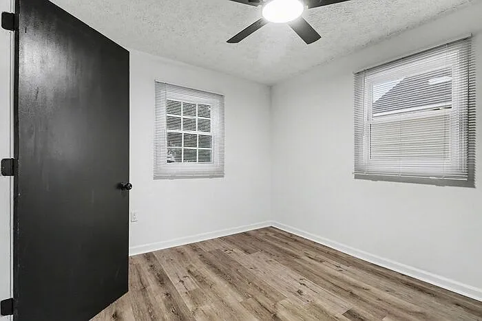 2160 Dowdell Dr — Photo 17