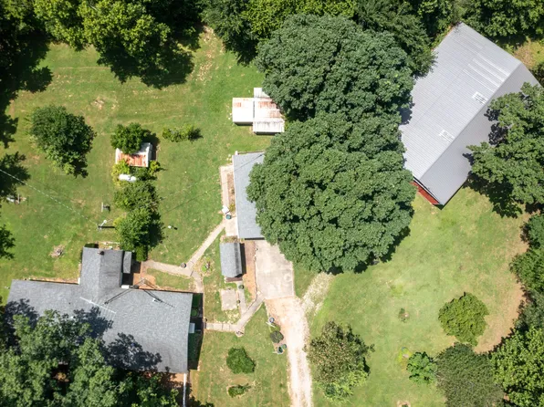 19503 N Moonbeam Ln, Mount Vernon, IL 62864