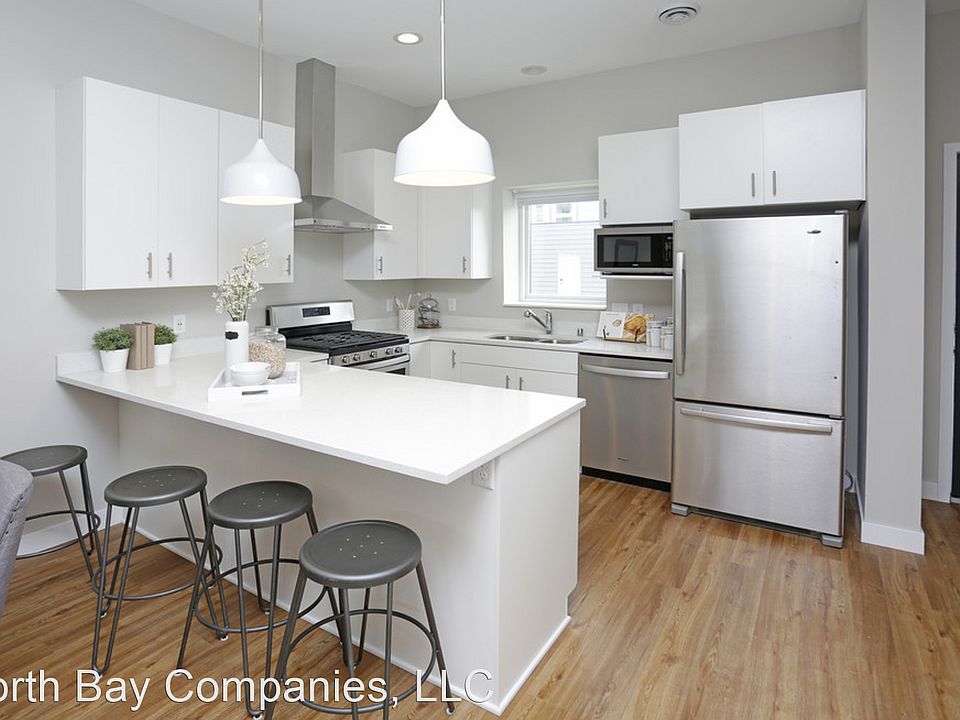 1st image of 2407 2nd St NE #7348621