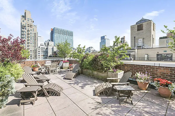 Sold by Compass | media 27