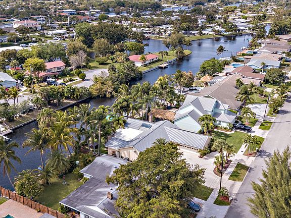 Aerial photo of the Lake Osborne Canals