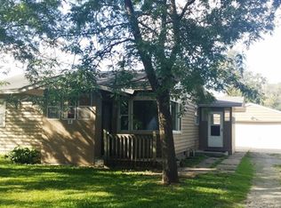 28 Wilshire Blvd, Machesney Park, IL 61115