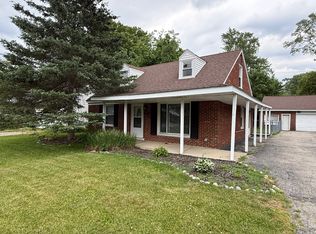 1757 Beverly Ave, Sylvan Lake, MI 48320