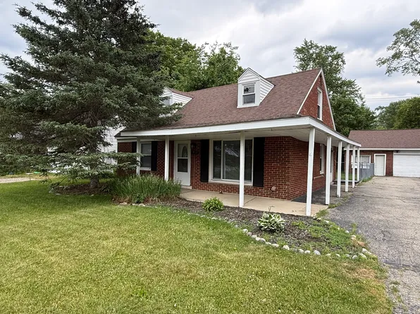 1757 Beverly Ave, Sylvan Lake, MI 48320