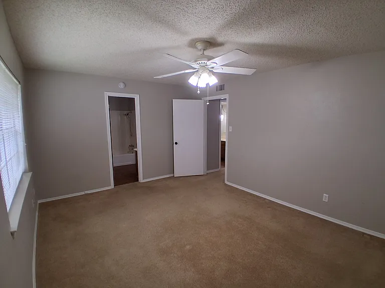 2802 S Fielder Rd #A — Photo 7
