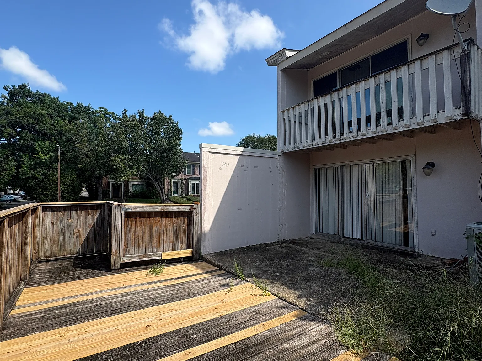 2100 Rexford Road — Photo 4