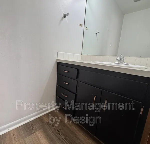 1033 5th St #6 — Photo 12