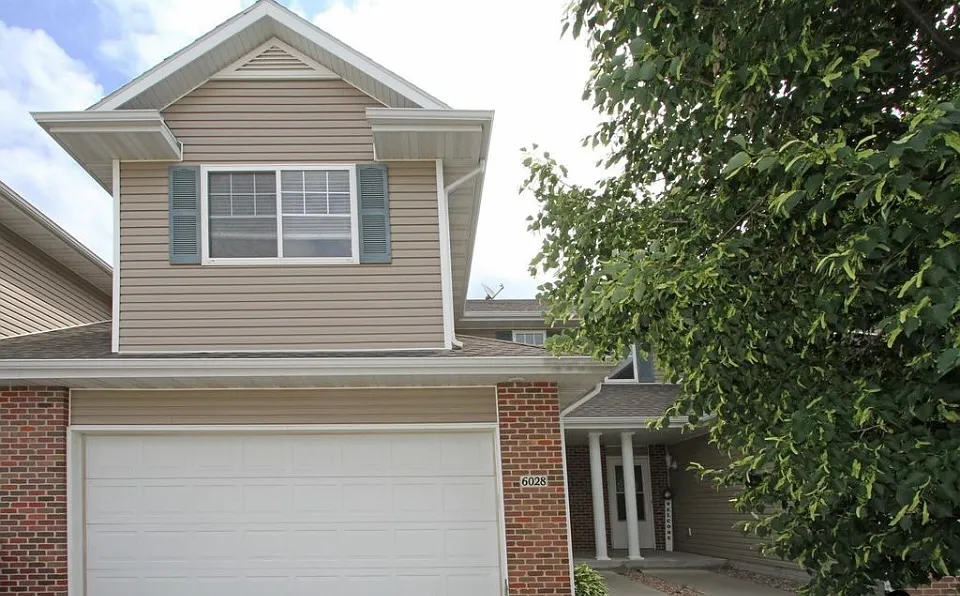 3 bed, 1739 sqft, $2,190 — Photo 1