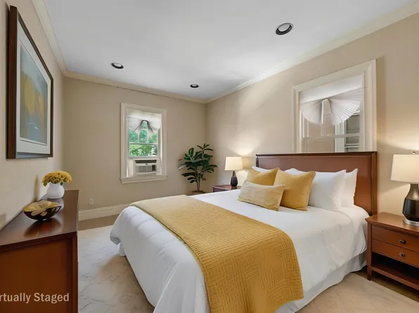 309 Avenue J image 9 of 16