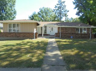 10606 Woodwind Dr, Saint Louis, MO 63136