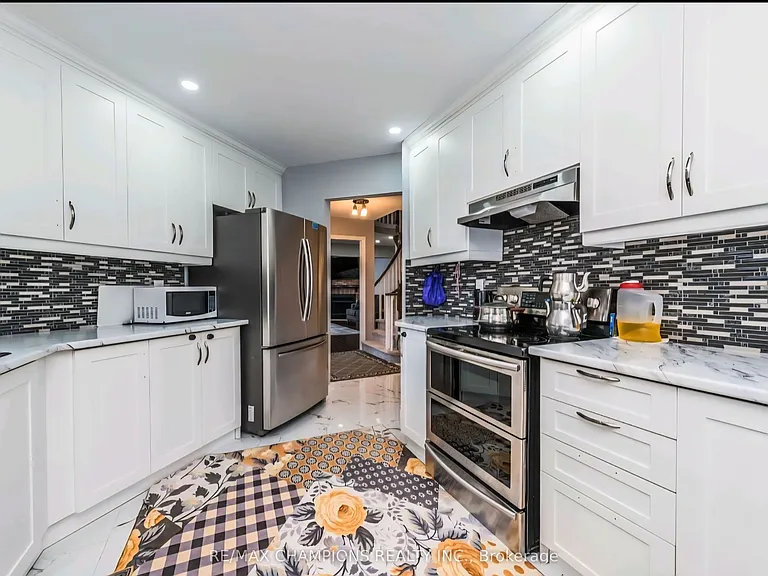 5284 Richborough Dr — Photo 6