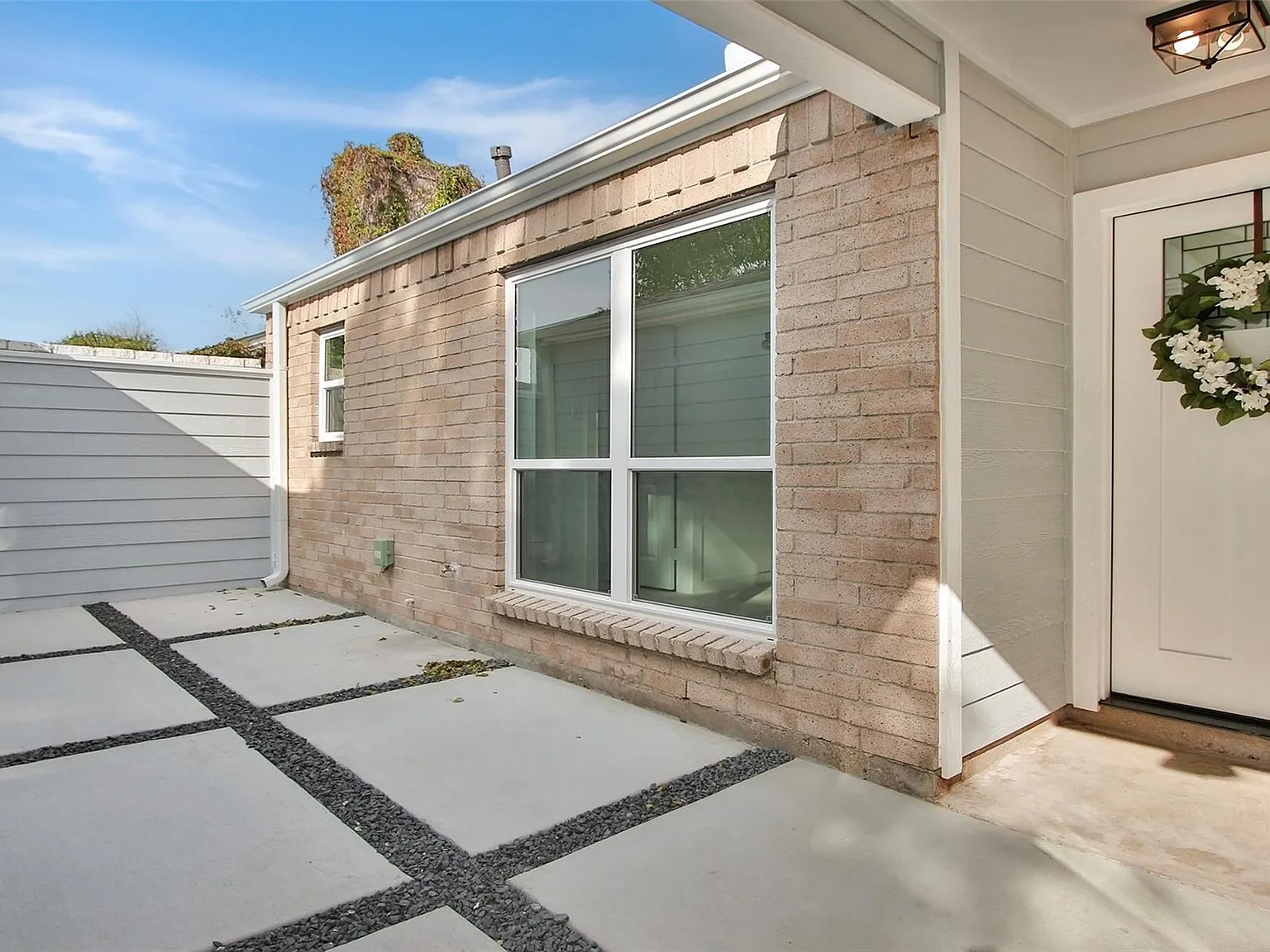 3 bed, 2.0 bath, 1544 sqft, $2,195 — Photo 4