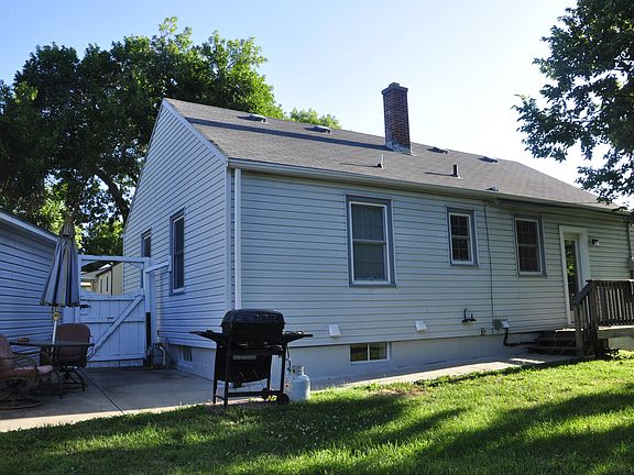 4th image of 413 Hillcrest Dr