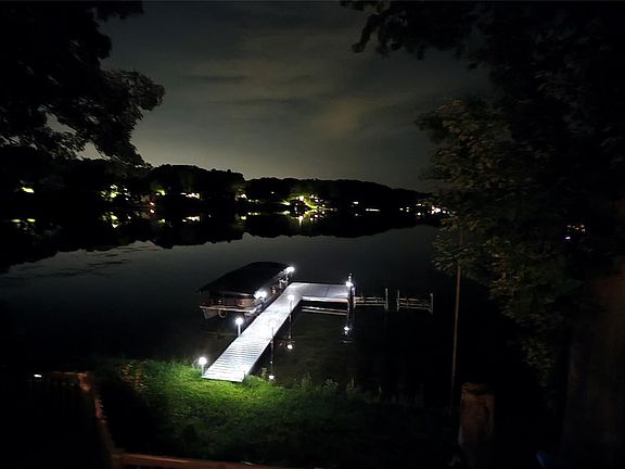 4th image of 701 Community Dr