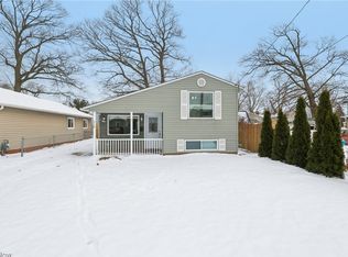 213 Paxton Rd, Eastlake, OH 44095