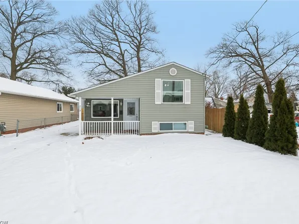 213 Paxton Rd, Eastlake, OH 44095