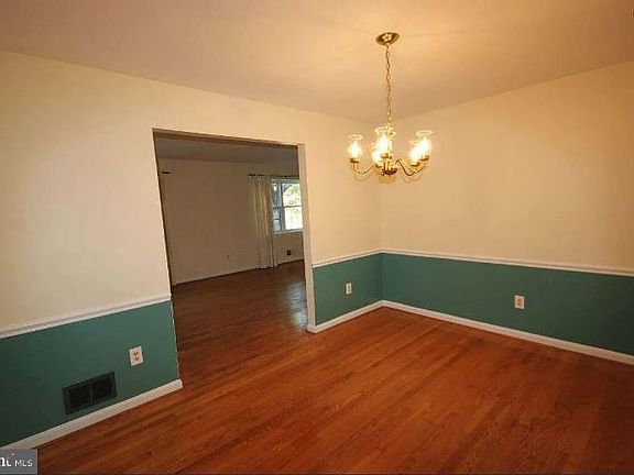 4th image of 2303 McGregor Ct