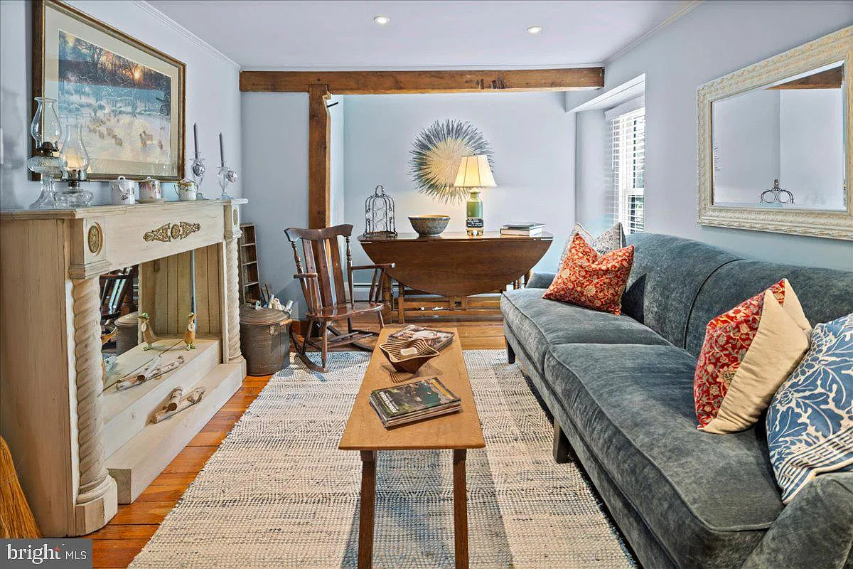 1 bed, 1.5 bath, 4168 sqft, $2,500 — Photo 2