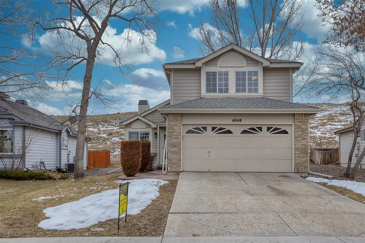 4 bed, 2136 sqft, $3,350 — Photo 2