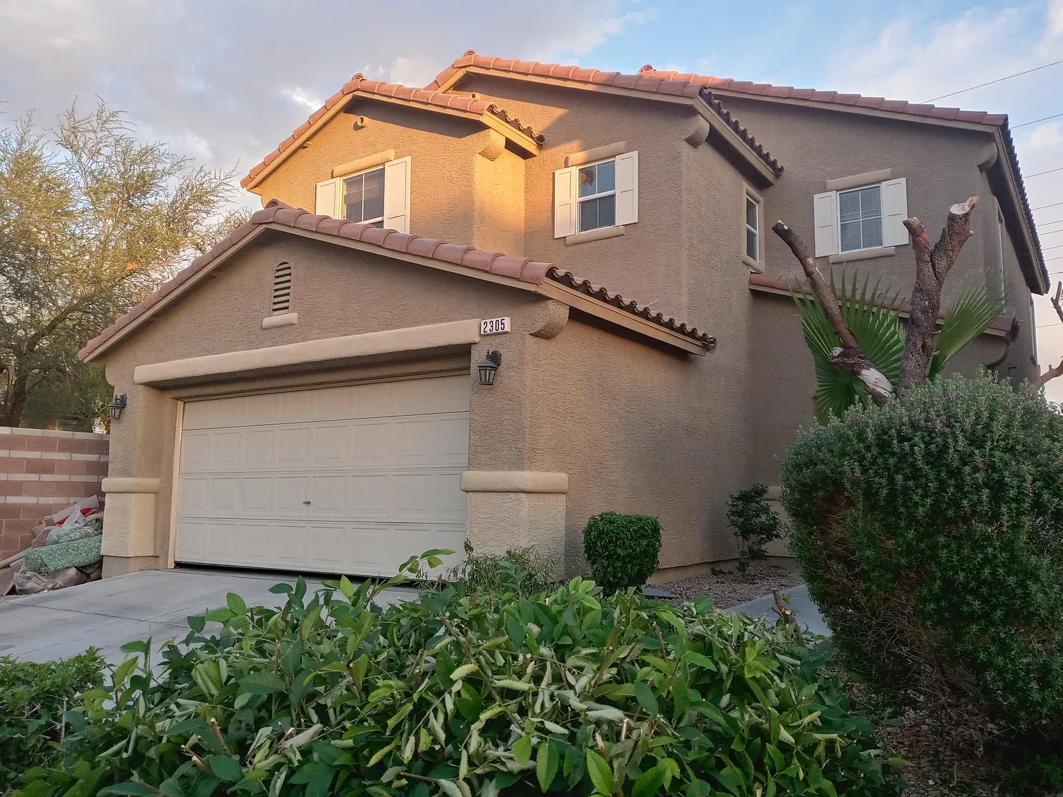 3 bed, 2.5 bath, 1958 sqft, $2,125 — Photo 2