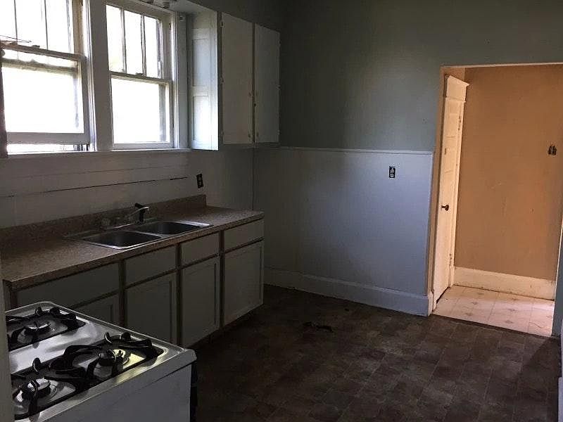 2nd image of 219 E Willard St APT 2