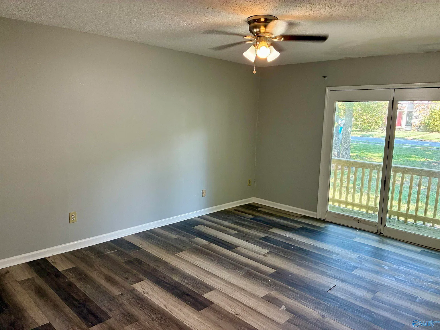 2 bed, 2.0 bath, 850 sqft, $1,100 — Photo 2