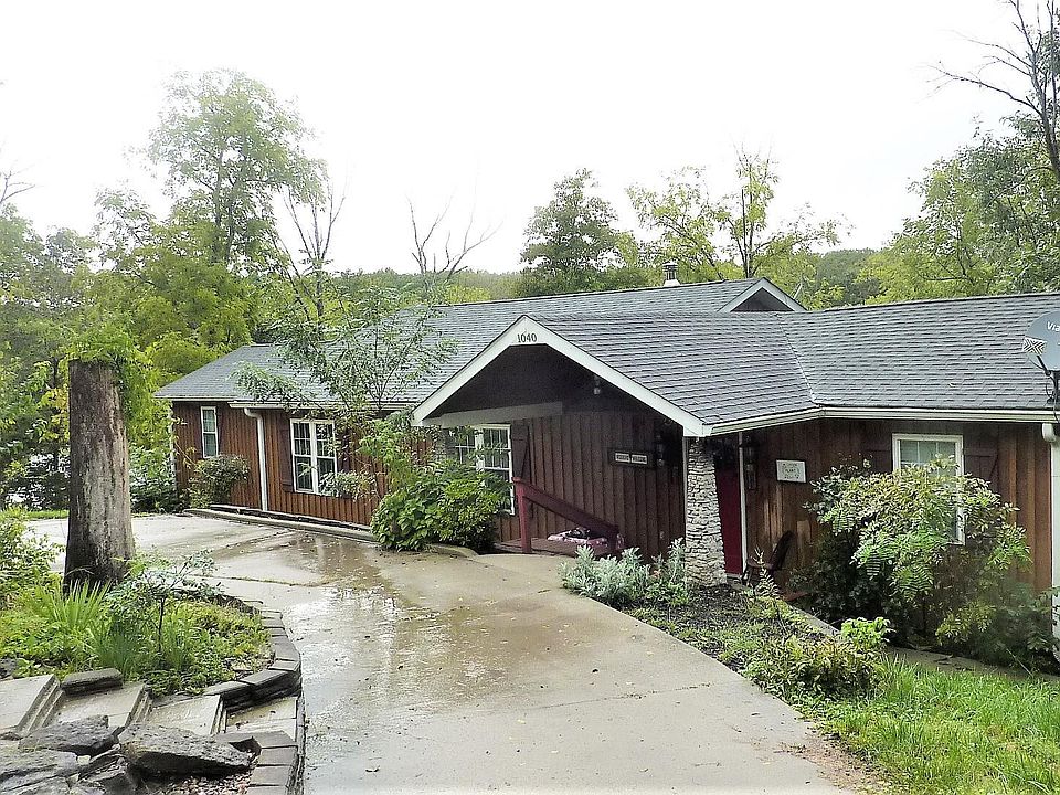 1st image of 1040 S Lakeshore Dr