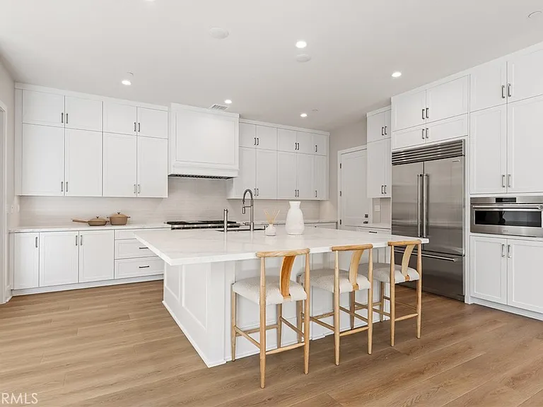 207 Alora — Photo 19