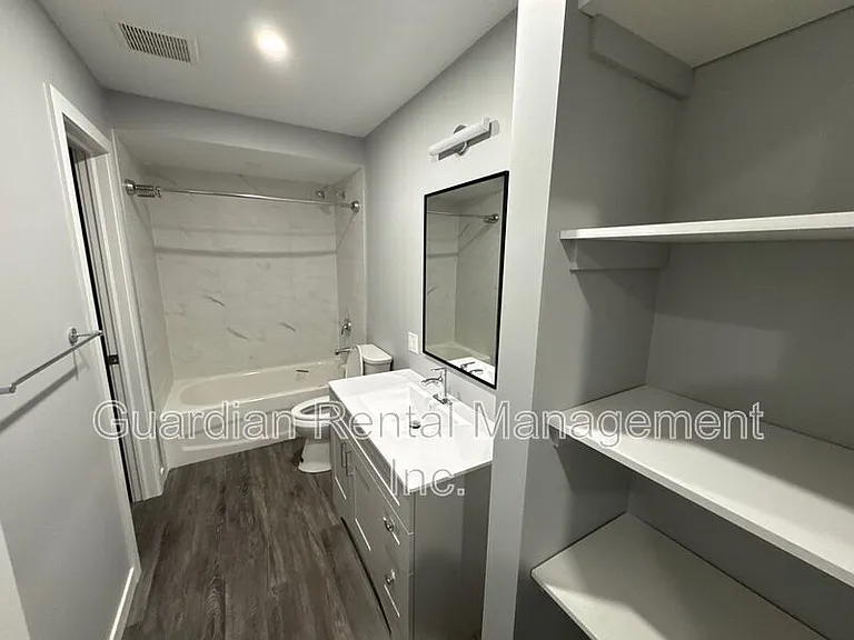 215 Langworthy St #7 — Photo 12