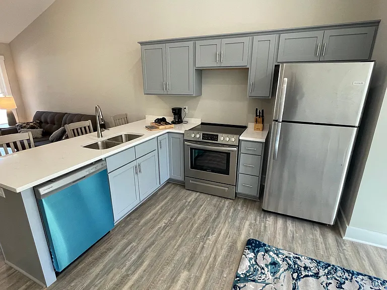 1308 S Main St — Photo 15