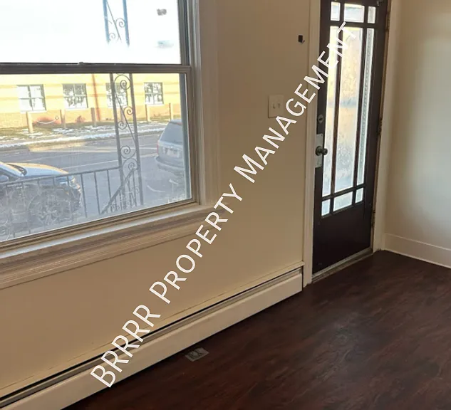 510 Kosciuszko St #A — Photo 2