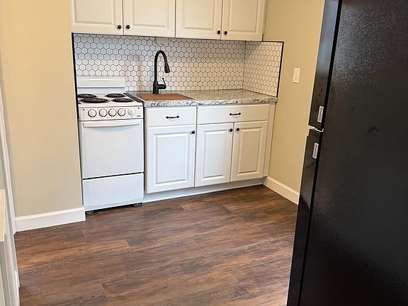 5th image of 3147 Warren Rd APT 4