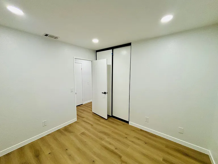 2730 W Avenue K4 — Photo 11