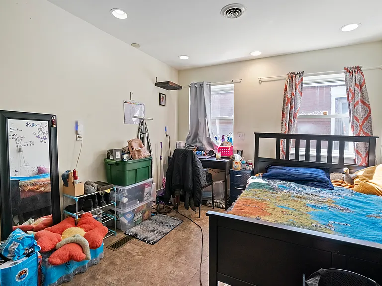 2120 E Carson St — Photo 15