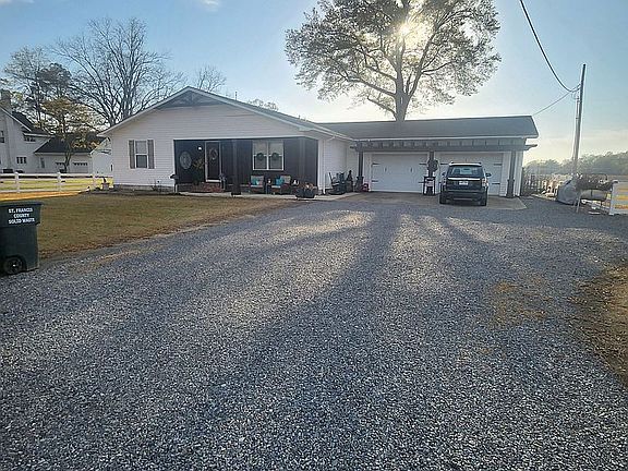 4th image of 204 S Memphis Ave