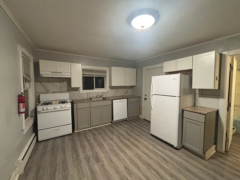 224 W Spencer St #1
