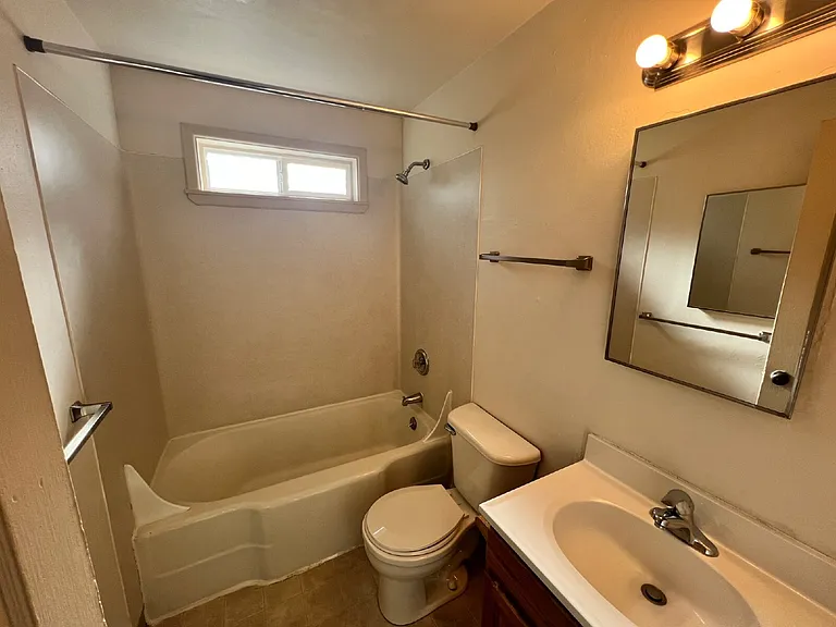 2307 Willamette St — Photo 12