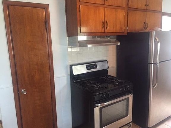 2nd image of 16428 S Park Ave