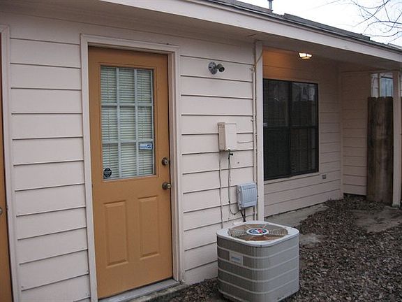 3rd image of 5741 Worchester Dr