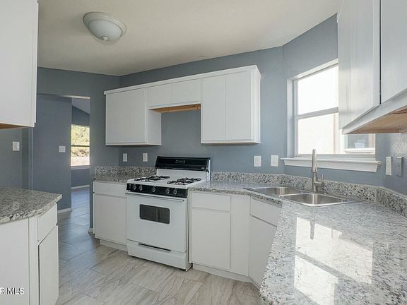 5th image of 3421 Waterside Dr