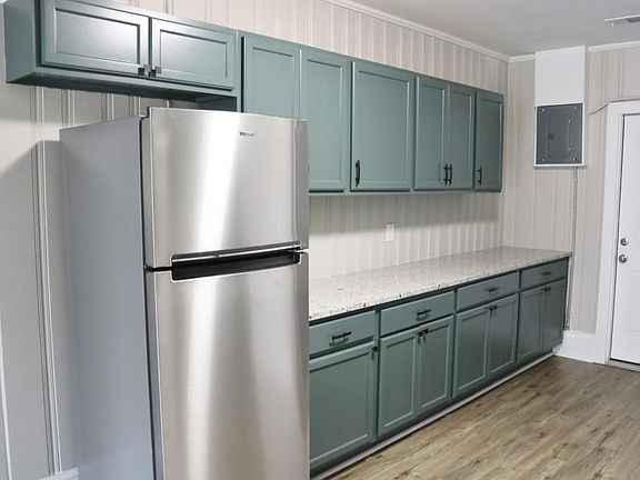 5th image of 118 Dougherty St